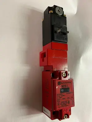 New | in-Stock SCHNEIDER ELECTRIC XCSL767B3 Miscellaneous Equipment (Electrical & Power) | Surplus Asset Holdings #1192816
