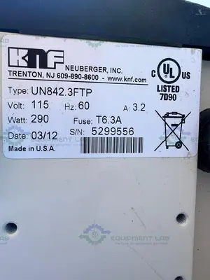 USED YAMATO DP32 VACUUM OVEN 250°C, 1 CU. FT. W/ KNF UN820.3FTP IP44 DIAPHRAGM PUMP