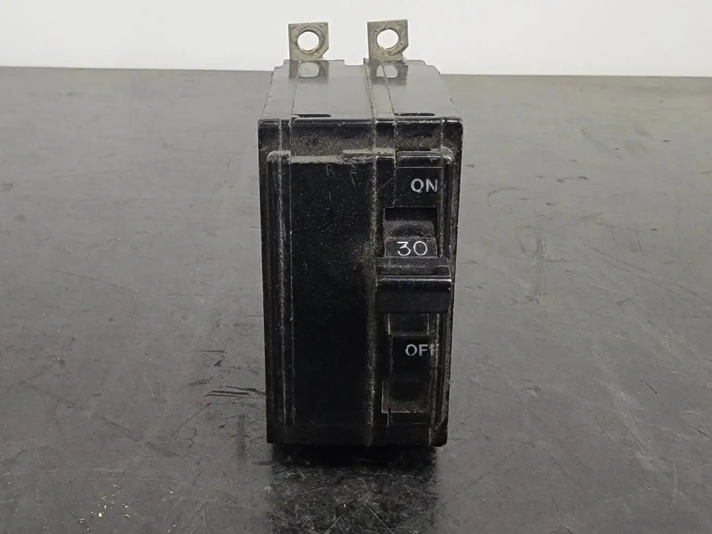 USED SQUARE D QOB230