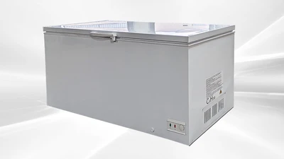 171-0374 71" Solid Top Self Contained Chest Freezer