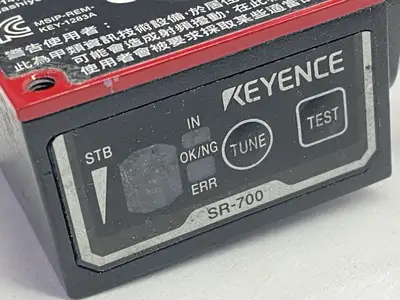 USED KEYENCE ULTRA-COMPACT 1D AND 2D CODE READER FIXED TYPE MISSING COVER