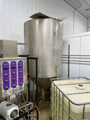 Vertical Tank, ss cone bottom 580 gal