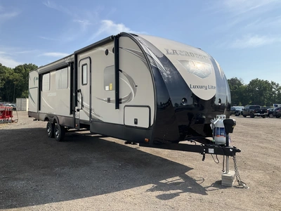 Used 2017 FOREST RIVER LACROSSE Campers, Caravans, Motorhomes Michigan US | Miedema Asset Management Group #1411189