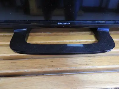 Used Sharp Used Sharp 32" HDMI TV TVs Illinois US | Falcon Restaurant Supply #1375848
