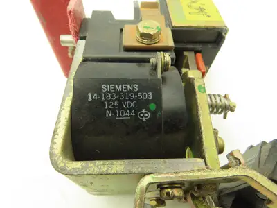 Siemens 14-193-764-586 Contactor 15HP 120VDC-220A/240VDC-210A Has Broken Base