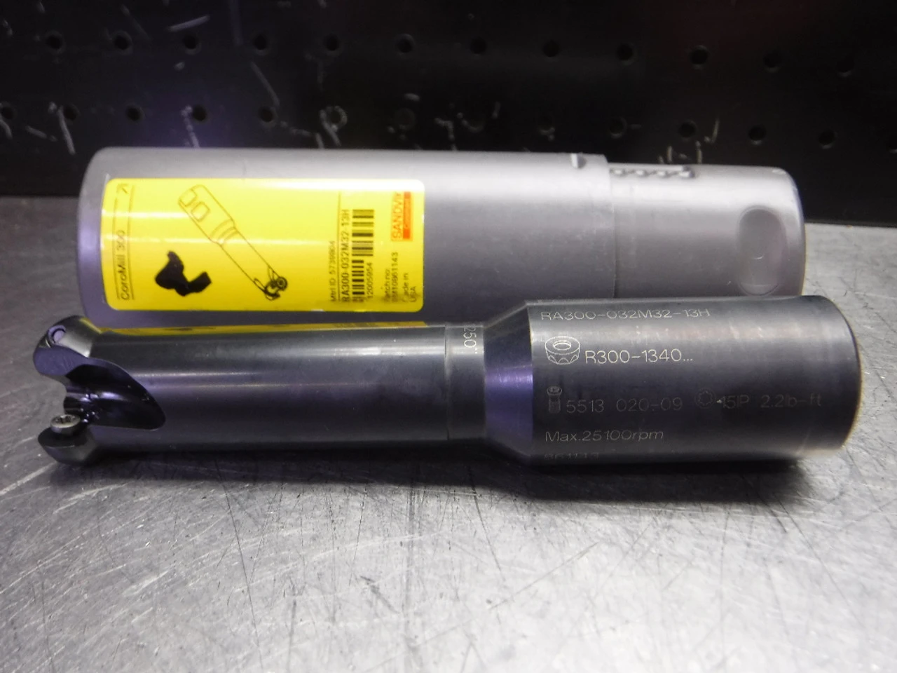 Sandvik 3/4" Indexable Endmill 1.25" Shank RA300-032M32-13H (LOC3286)