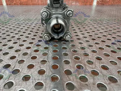 USED INLINE INDUSTRIES STAINLESS STEEL BALL VALVE W/ 1/2" SANITARY FITTING