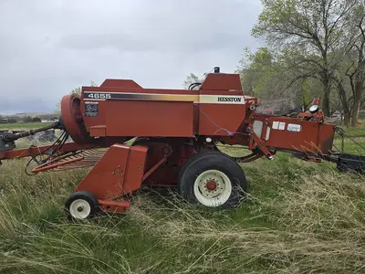 USED 1999 HESSTON 4655