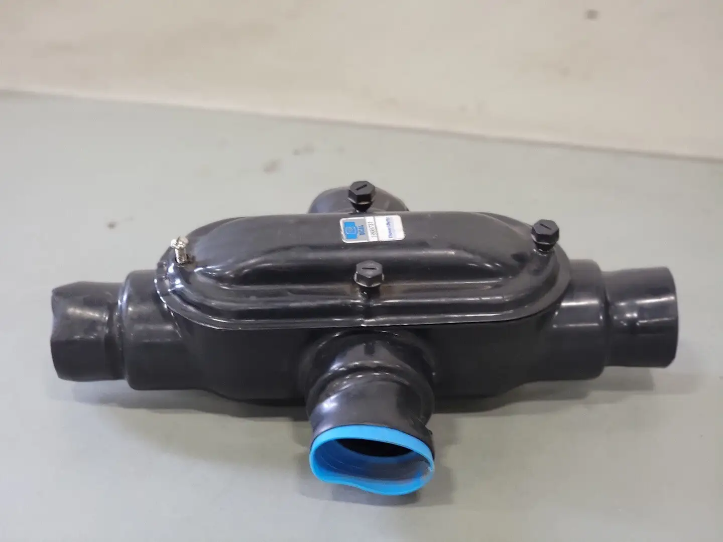 USED THOMAS & BETTS 1060731
