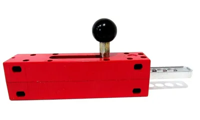 NEW TELEMECANIQUE XCSZ05 SAFETY INTERLOCK