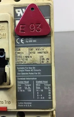 CUTLER HAMMER HMCP015E0CA04 /C CIRCUIT BREAKER 15A, 600VAC-250VDC 4E-2