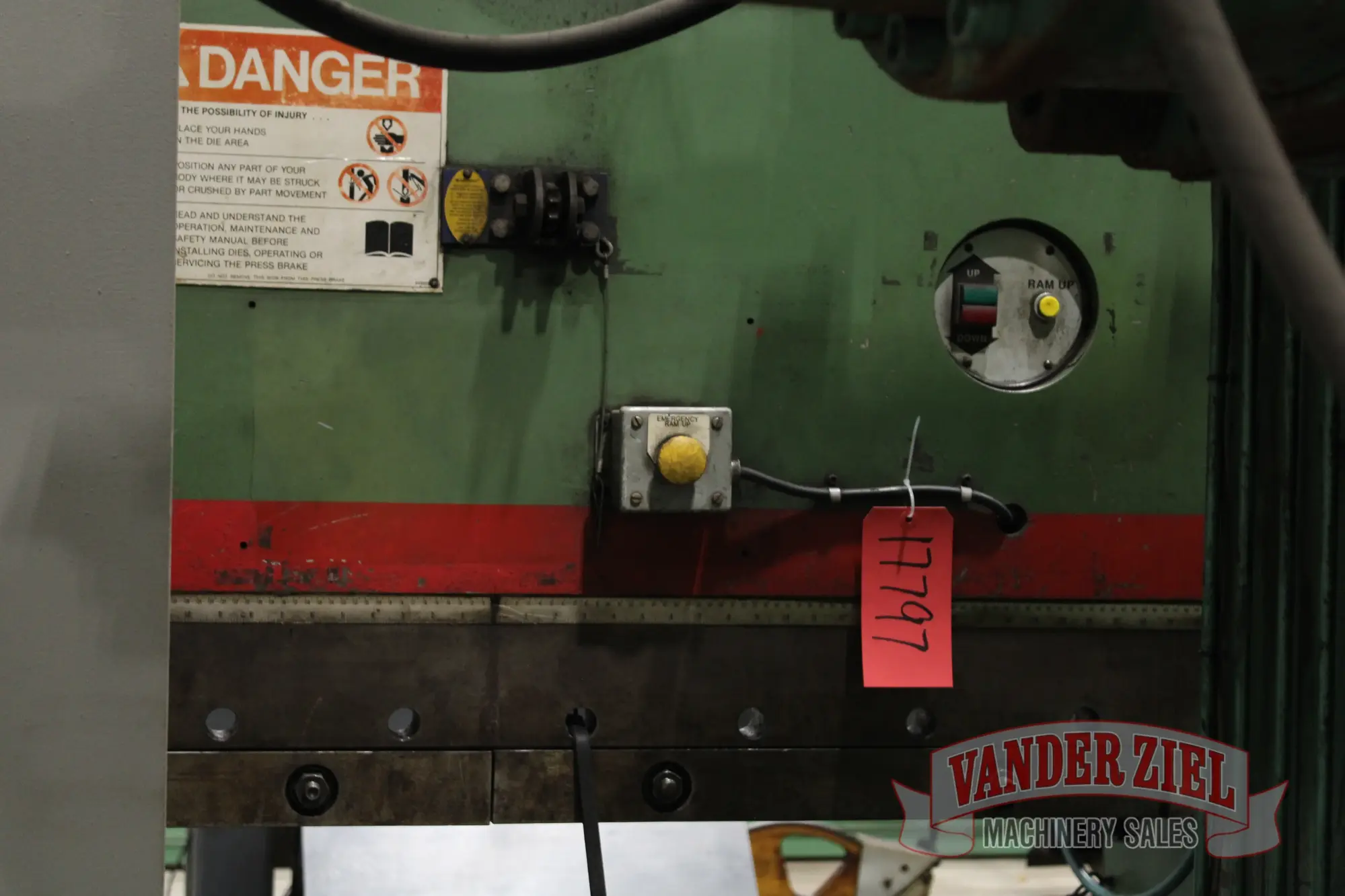 Cincinnati 8’ x 175 Ton Hydraulic Press Brake, Model 175 FMII x 6