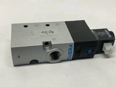 VUVS-L30-M32C-MD-G38-F8-1C1, 575570 | Festo VUVS-L30-M32C-MD-G38-F8-1C1 Pneumatic Solenoid Valve 575570 - New Other