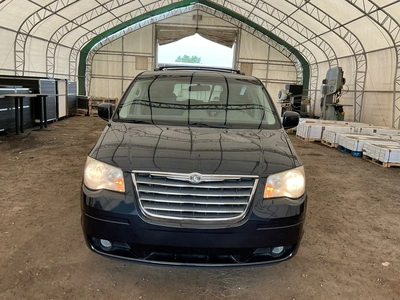USED 2009 CHRYSLER TOWN AND COUNTRY
