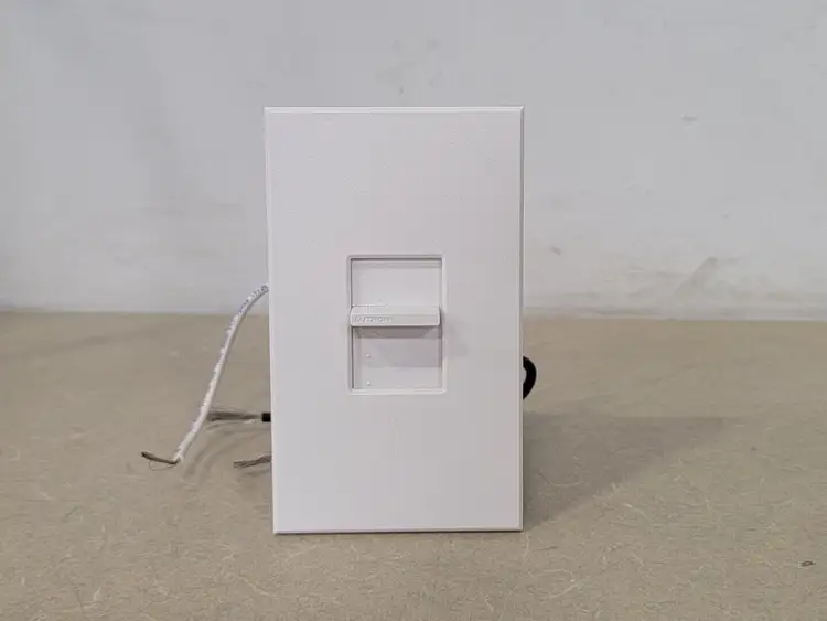 New | in-Stock LUTRON NTF-10-WH Switchgears British Columbia CA | Lenmark #238970