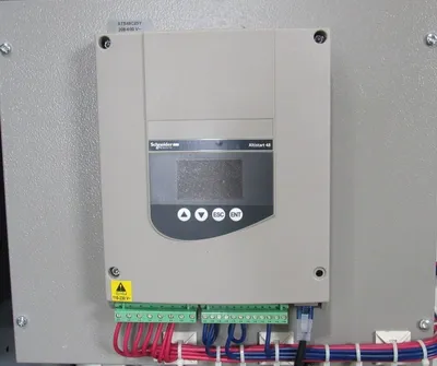 NEW SQUARE D ENCLOSED 48 MOTOR CONTROLLER 100HP 48UNA3NECNEAM 8639 ATS48C25Y