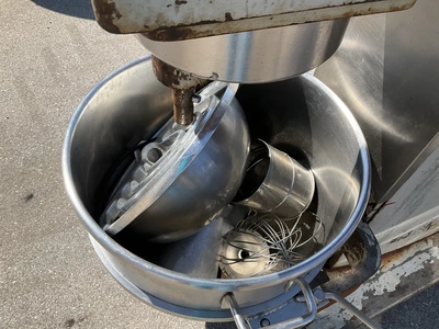 Blakeslee industrial/commercial mixer model DD-80T, 220 volt single phase electric, 4 speed mixer, c...
