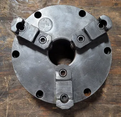CUSHMAN 8" - 3 Jaw Chuck Tooling & Accessories, Lathe Chucks | Machinery Central (1)