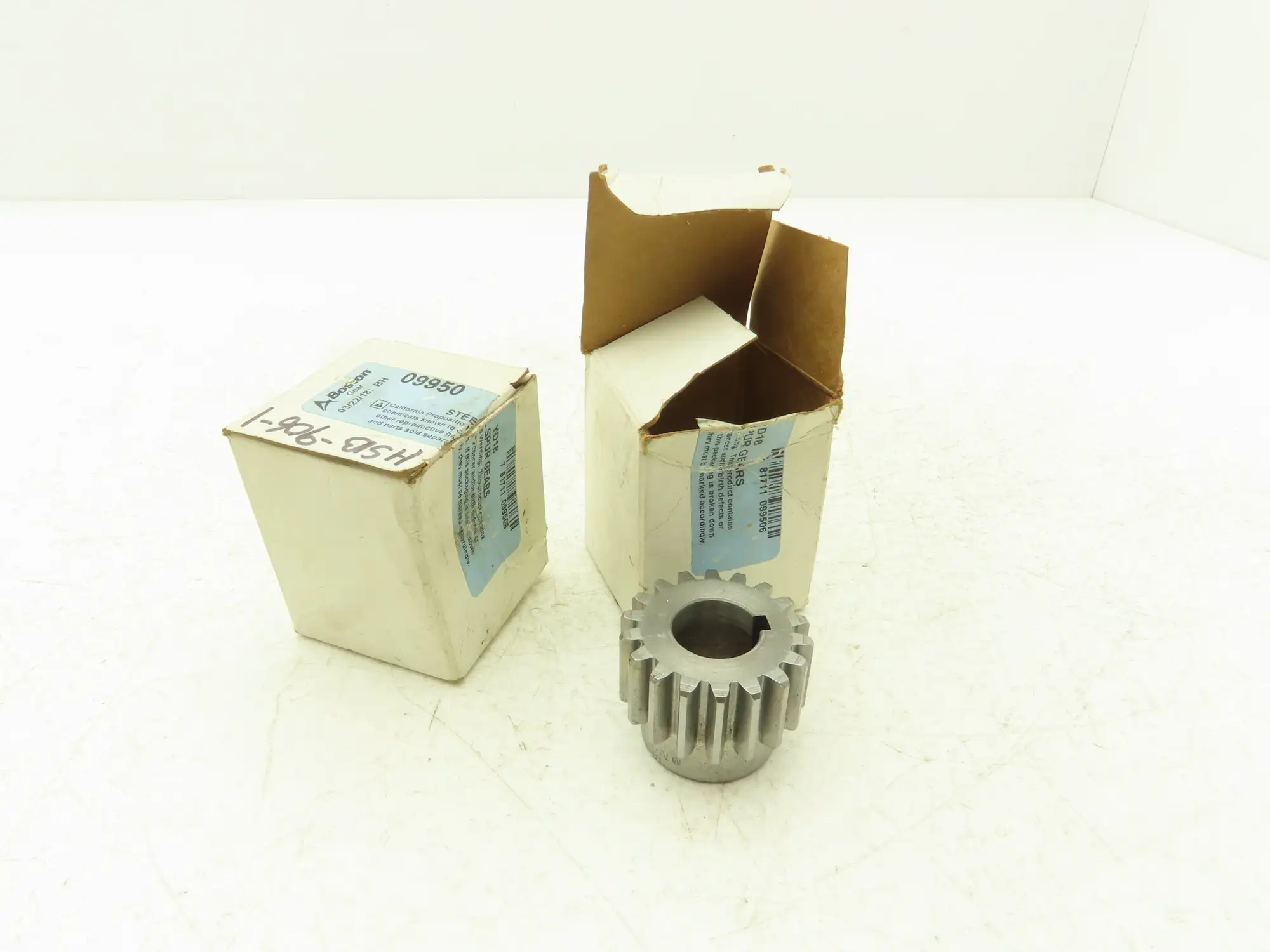 Boston Gear YD18 09950 Spur Gear 18 Tooth 12DP 20°PA  3/4" Bore  Lot of 2