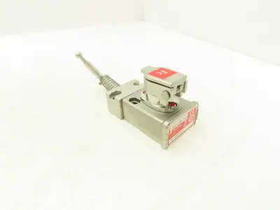 Allen Bradley 440T-MSALE10FC Guardmaster Trapped Key Interlock Switch No Key