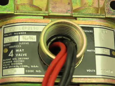 Honeywell Skinner V955LEP2150 Solenoid Valve 4-Way NO 120V 150 PSI 1/4" NPT