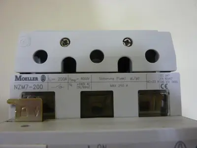 USED MOELLER NZM7-200