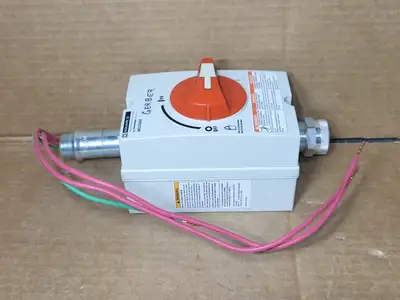 NEW SQUARE D MD3304X