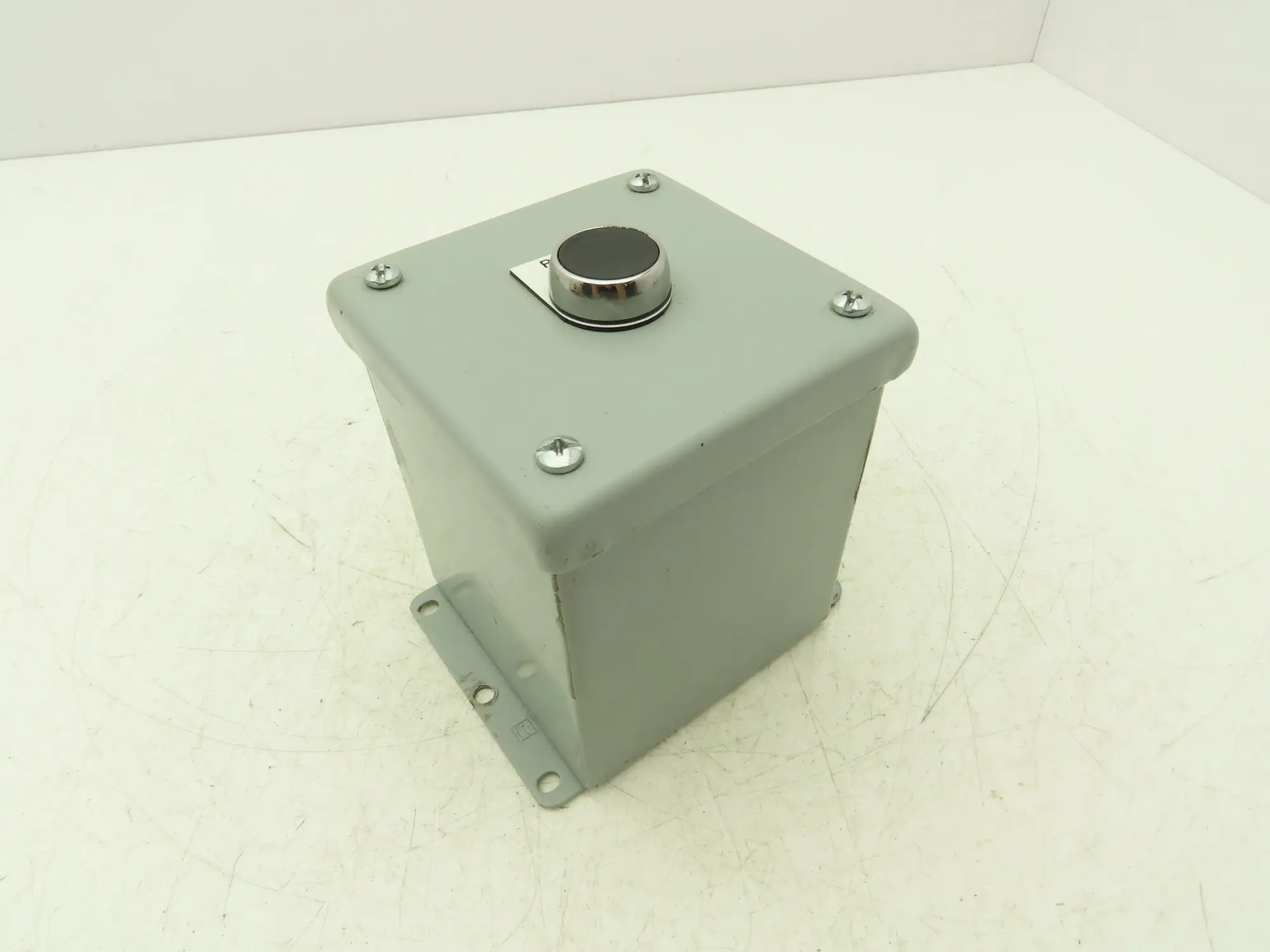 Hoffman E1PBXM Allen Bradley Push Button Enclosure With Momentary Reset Switch