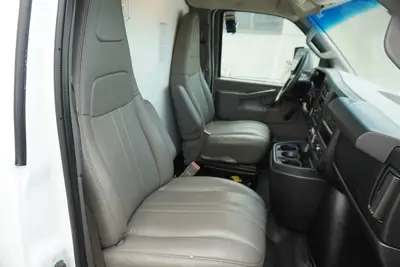 Used 2017 GMC SAVANA G3500 Box trucks Florida US | Truck and Van Outlet #1541709