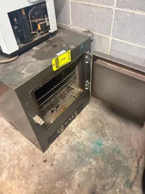 Used _UNKNOWN_ _UNKNOWN_ Lab Ovens Ohio US | Myron Bowling Auctioneers Inc #1504532