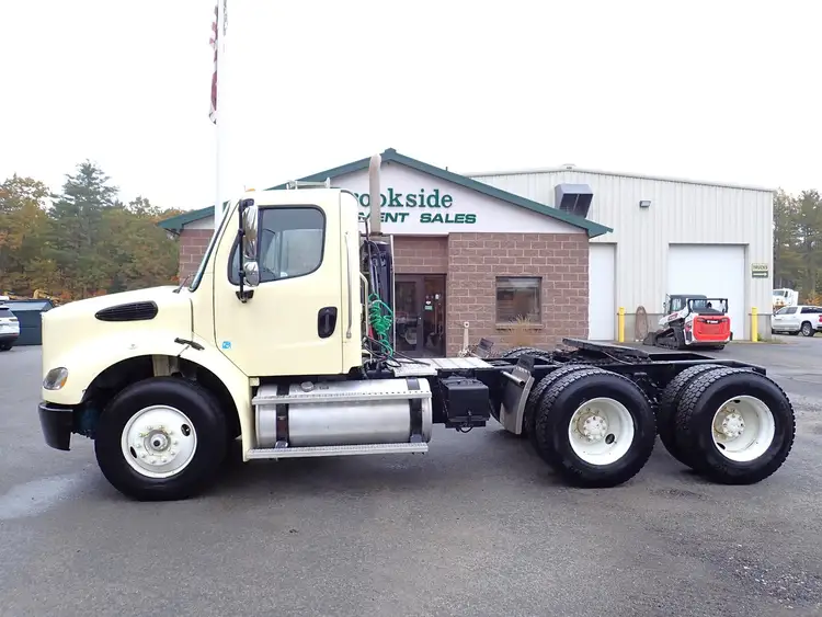 Used 2008 FREIGHTLINER BUSINESS CLASS M2 112 Conventional trucks Massachusetts US | Brookside Equipment Sales #1553568