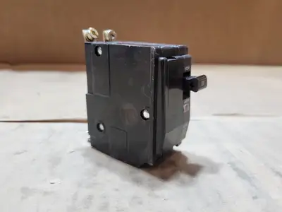 Used SQUARE D QOB220 Switchgears British Columbia CA | Lenmark #1438610