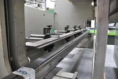 USED SAFAN CNCL 300 TON X 5100 MM CNC