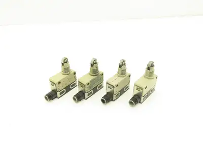 Omron D4E-1A10N Slim Compact Limit Switch Roller Plunger 0.5A 30VDC Lot of 4