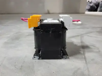 Used SIGNAL TRANSFORMER MPI-300-28 Transformers British Columbia CA | Lenmark #1426921
