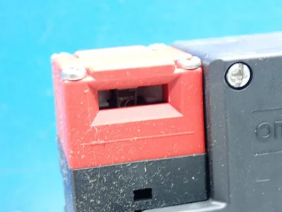 NEW OMRON D4NL1DFAB