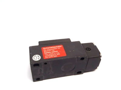 Used EUCHNER Safety Switch Interlock Guard w/ End Roller Switch Parts Michigan US | Maverick Industrial Sales #1410753