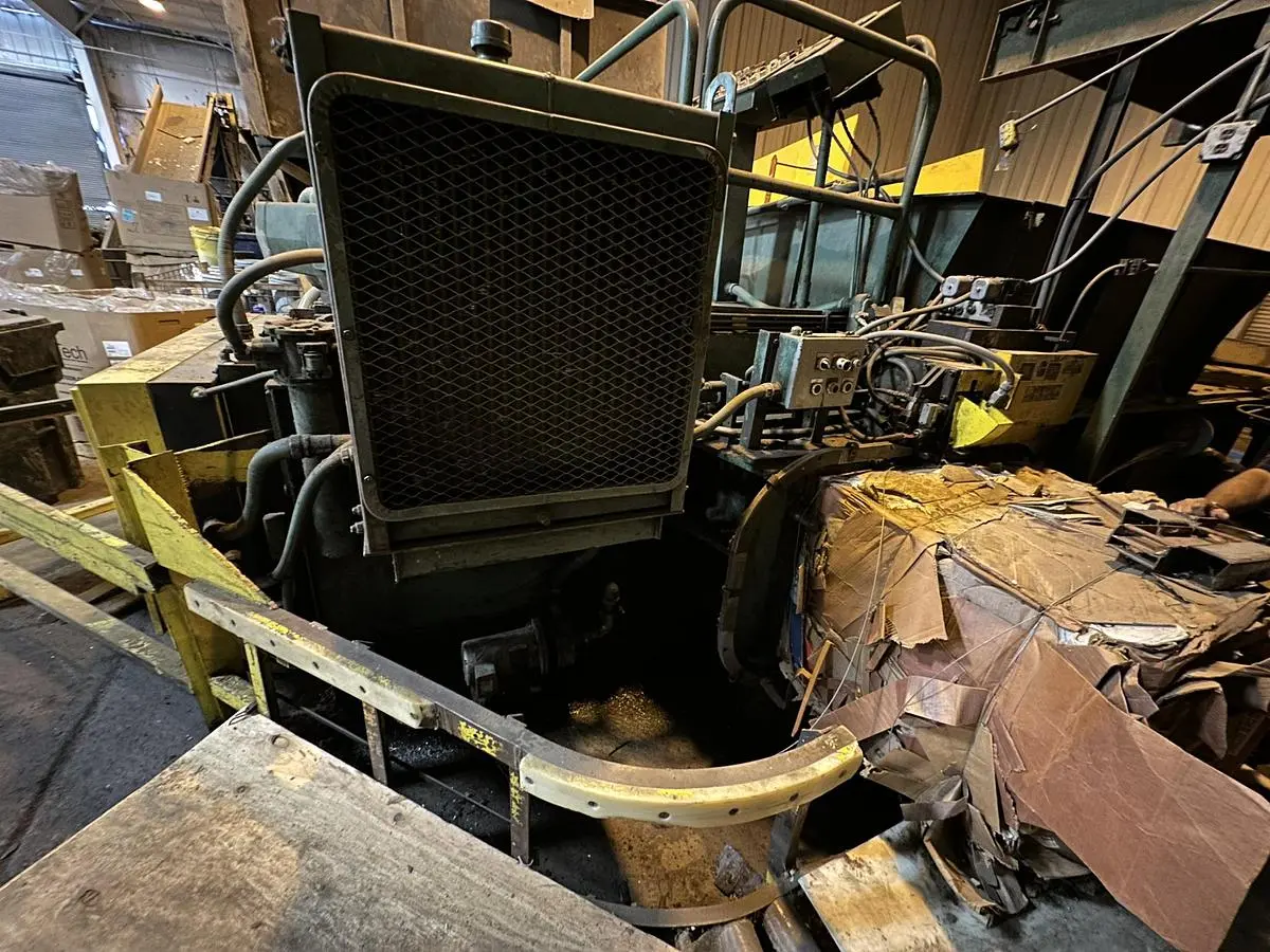 USED HARRIS HRB-8/NF TWO-RAM BALER