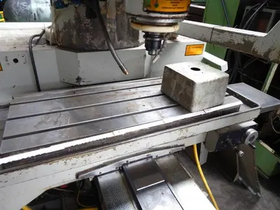 USED BRIDGEPORT X: 760 - Y: 370 - Z: 150 MM