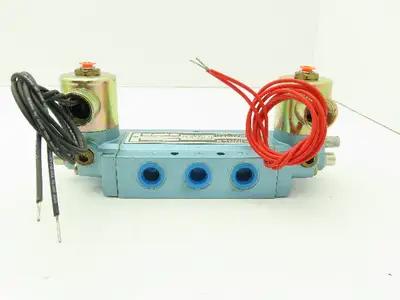 Skinner S3RRHAL3 Directional Control Valve 5-Way 3 Pos 120V Solenoid 3/8" NPT