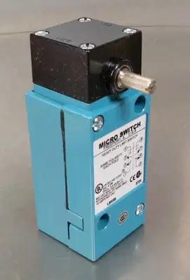 Honeywell LSA6B Plug In Limit Switch Roller Lever Loc4A2
