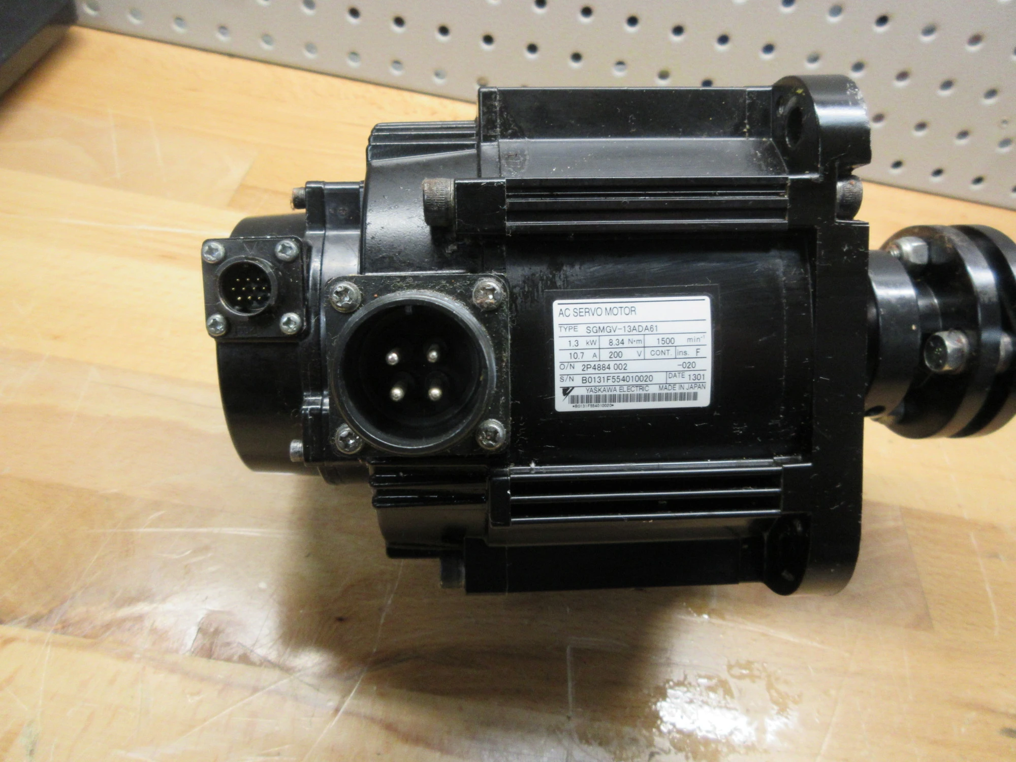 USED 2013 USED HAAS PARTS AND TOOLING 62-10013 SGMGV-13ADA61 SERVO MOTOR