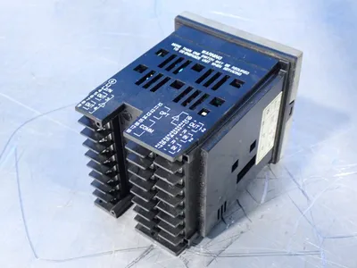 Used HONEYWELL DC2500EE0L0020010000E00 Temperature Controls Ohio US | HGR 24 #1084999