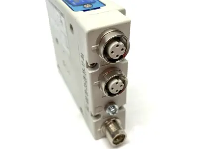Used SMC COMPACT SERIAL INTERFACE UNIT, PNP 16-POINT, 24VDC PLC Input & Output Michigan US | Maverick Industrial Sales #1089388
