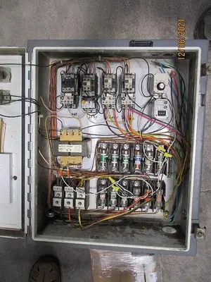 LOT OF ELECTRICAL CIRCUIT-BREAKER PANELS & . ELECTRIC ITEMS