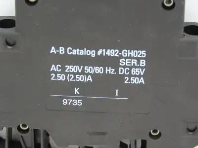 Allen Bradley 1492-GH025 Mini Circuit Breaker 2.5 Amp 1-Pole 250VAC Lot of 8