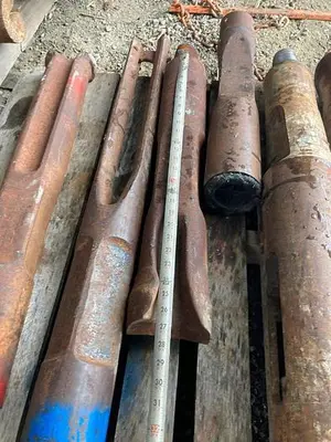 Used AFTERMARKET 5-5/8” X 27” CHISEL DRILL BIT Rock Drills Pennsylvania US | East West Machinery & Drilling #1417242