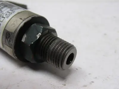 Barksdale Controls 806H4-20 Pressure Transducer 15-36 VDC Input 1-11 VDC Output