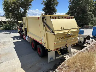 USED 2011 AUTOCAR XPEDITOR