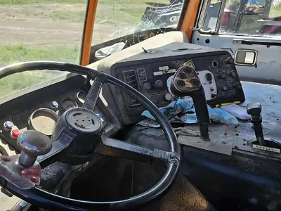 USED TON-RIGHT 890